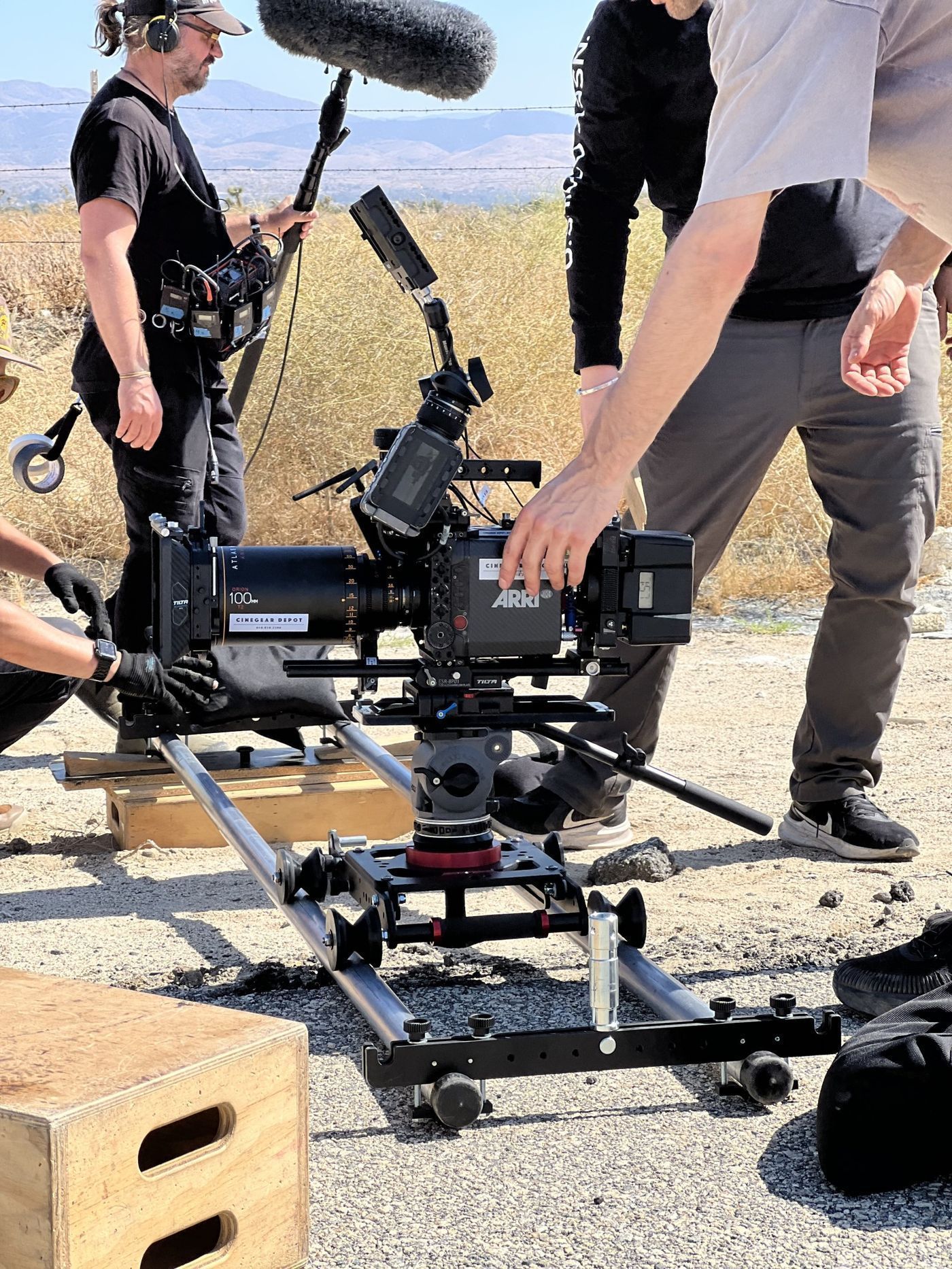 Camera dolly on set, photo 10
